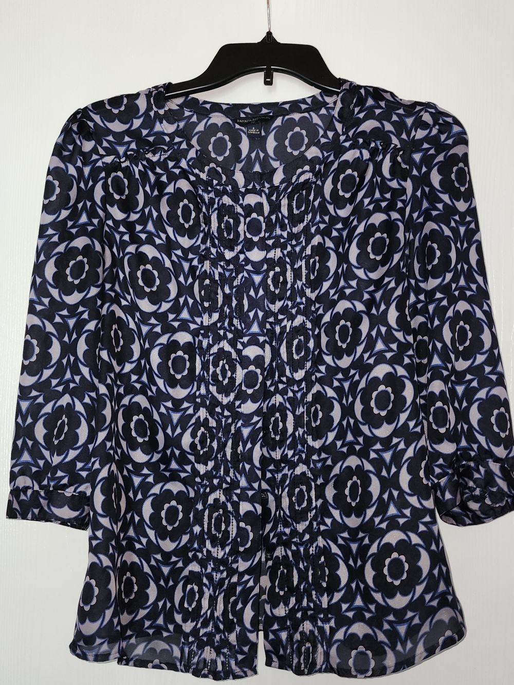 Banana Republic Patterned Navy, Black and White Blouse Size S